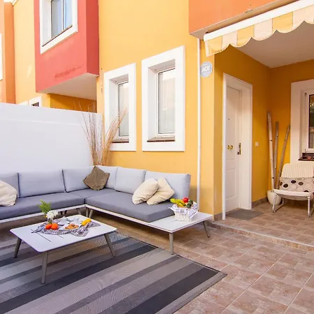 Townhouse With A Sea View In 아파트 *